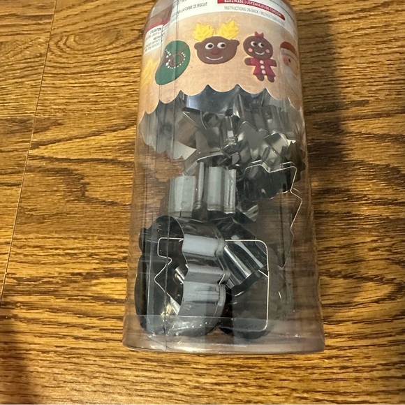 12 Piece - Mini Cookie Cutters - Santa Gingerbread Man House Cane Tree Wreath - Picture 2 of 2